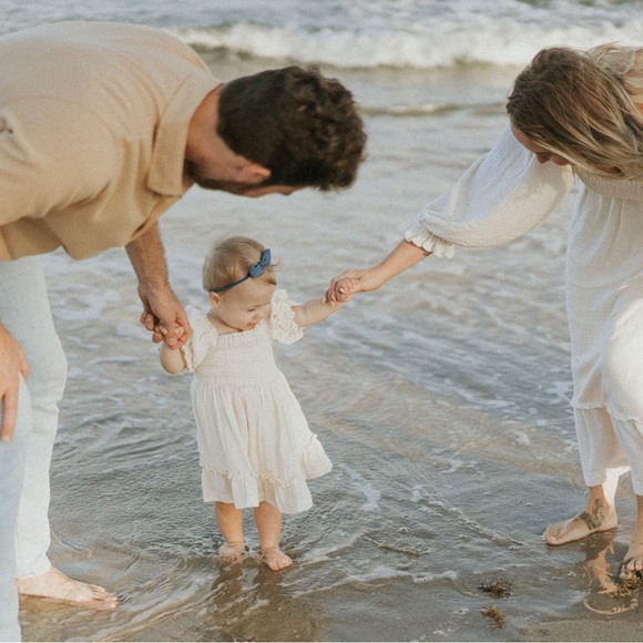 Mommy & Mini matching CREAM dresses - Picture 4 of 5